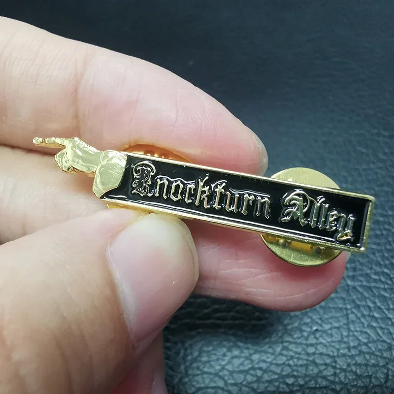 Knockturn Alley Enamel Pin - Image 2
